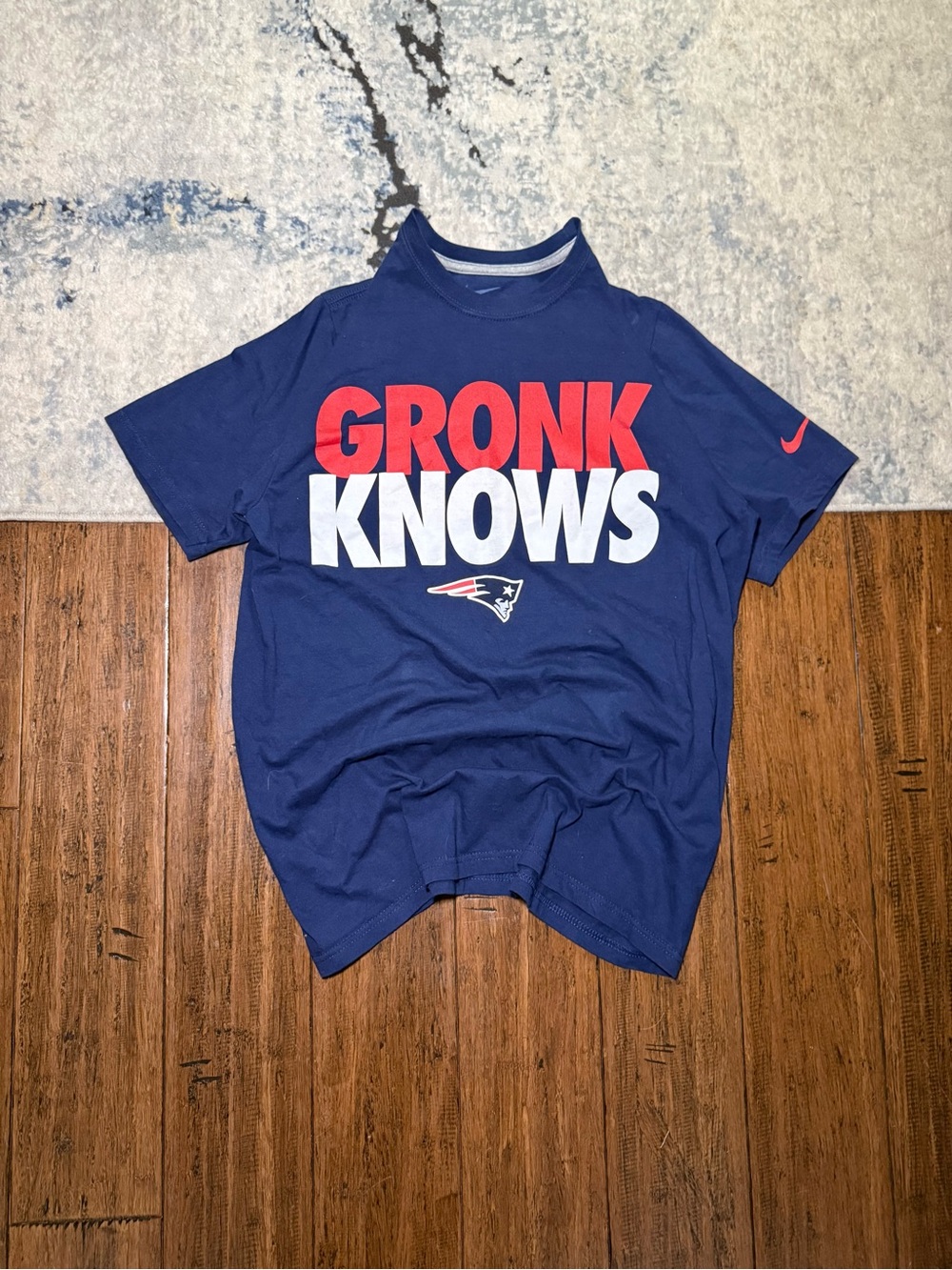 Nike New England Patriots Rob Gronkowski “Gronk Knows” T-Shirt – Size L